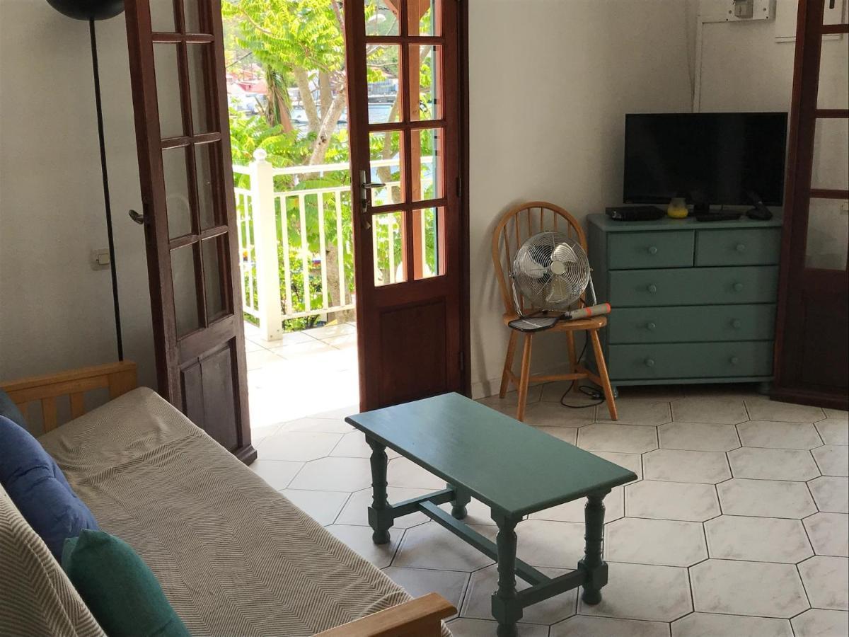 Case A Lili, Joli Haut De Villa Face A La Mer Dans Le Bourg. Тер-де-О Экстерьер фото
