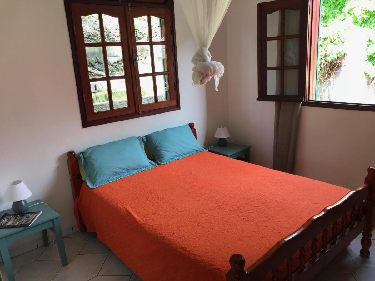 Case A Lili, Joli Haut De Villa Face A La Mer Dans Le Bourg. Тер-де-О Экстерьер фото